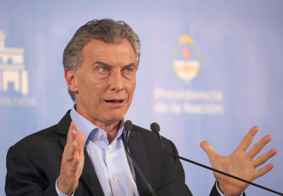 El presidente Macri dice que la economía argentina retomará el crecimiento el próximo año