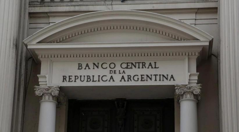 Banco Central argentino endurece la política monetaria para intentar frenar la inflación