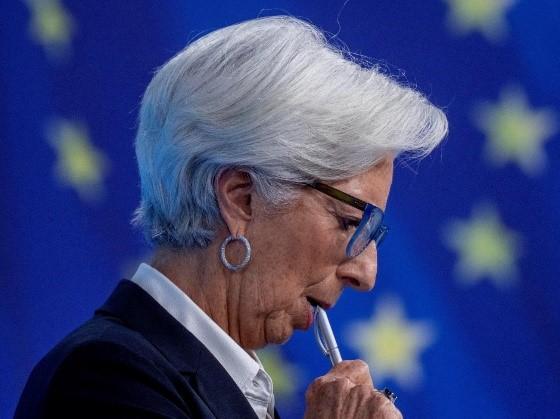 Lagarde avisa de que la inflación puede dispararse al 7% en 2022 por la guerra