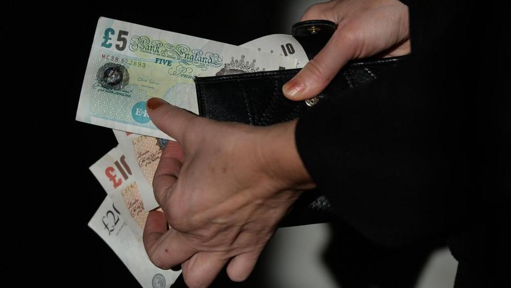 "Una situación económica muy, muy difícil": La inflación en el Reino Unido es la más alta en 40 años