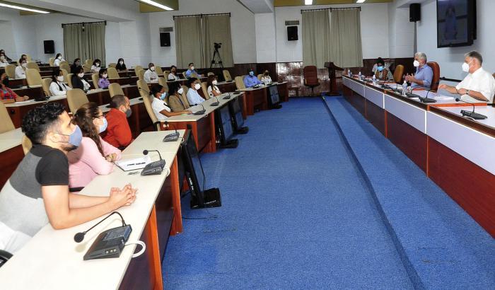 Imagen relacionada con la noticia :Banca Joven «Ustedes tienen la palabra»