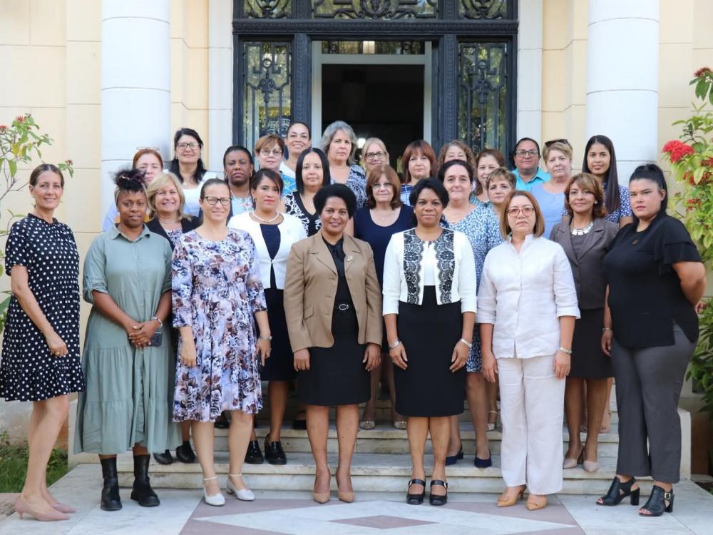 Imagen relacionada con la noticia :Mujeres empresarias del BRICS estrechan vínculos en Cuba