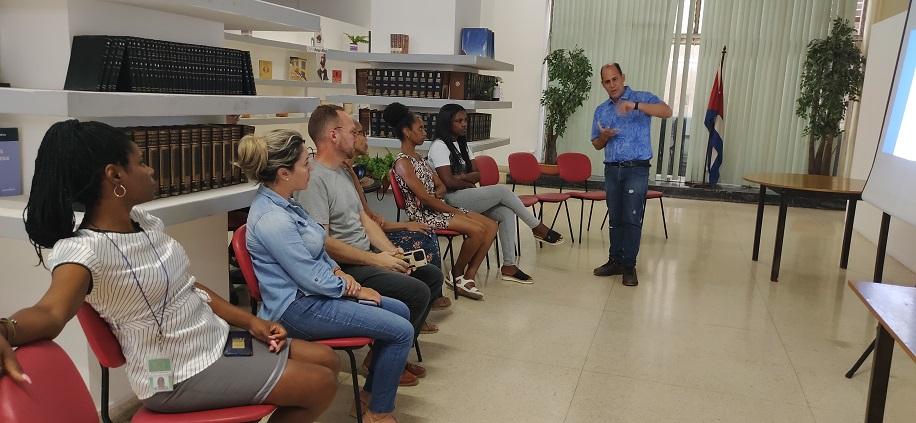 Imagen relacionada con la noticia :Bancarios cubanos evocan impronta de Martí en la numismática nacional