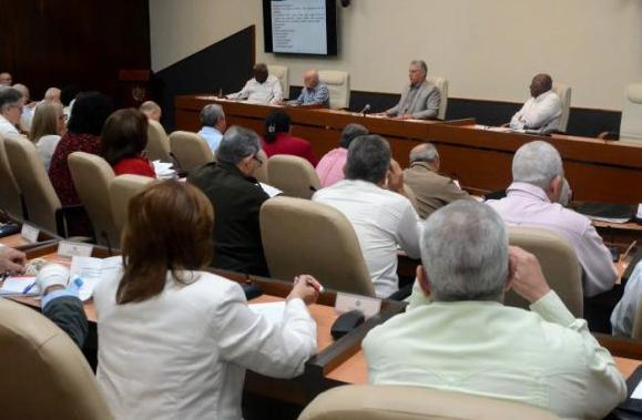 Imagen relacionada con la noticia :"No vamos a renunciar a las conquistas y los sueños por realizar", afirma presidente cubano en sesión del Consejo de Ministros