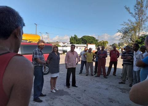 Imagen relacionada con la noticia :Recorre Base de Transporte de Bandec Irma Martínez Castrillón, Ministra Presidente del Banco Central de Cuba
