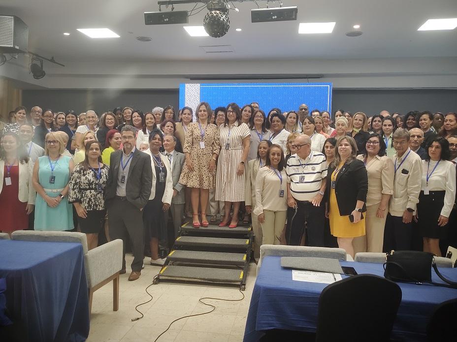 Imagen relacionada con la noticia :Jornada de debates estrena en Cuba Día del Trabajador Bancario