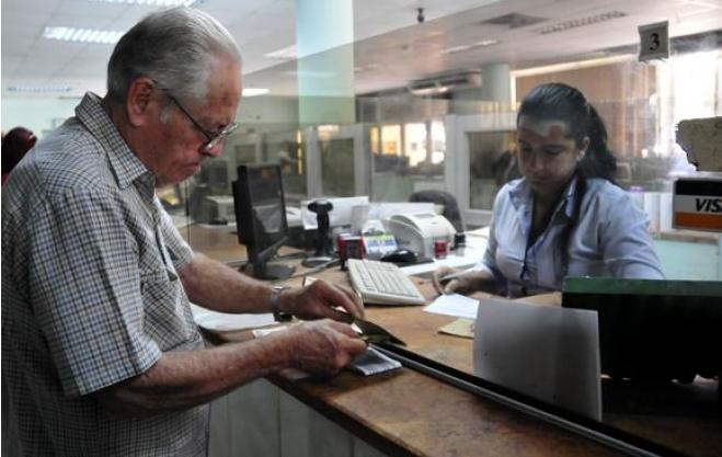 Imagen relacionada con la noticia :Créditos bancarios benefician a familias y entidades