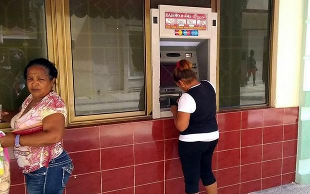 Imagen relacionada con la noticia :Resaltan beneficios del dinero electrónico